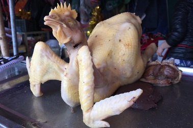 Ngày hội cúng gà toàn dân, tiệm nhỏ cũng bán trăm con ngày rằm