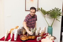 Nghệ sĩ, nghệ nhân Xuân Huy tiết lộ về bộ sưu tập violin sứ độc bản