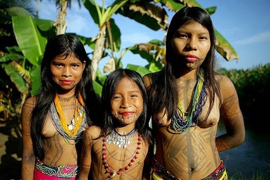 Máy bay không người lái phát hiện bộ lạc sống biệt lập chưa từng được biết tới