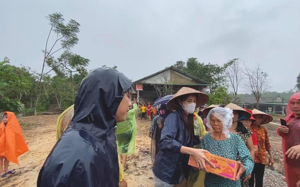 Bộ Tài chính đề xuất cá nhân quyên góp cứu trợ phải công khai số tiền - 1 Bộ Tài chính đề xuất cá nhân quyên góp cứu trợ phải công khai số tiền - 1