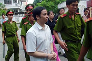 Cựu luật sư Lê Bảo Quốc lĩnh án 29 năm tù