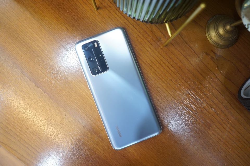 Cận cảnh Huawei P40 Pro tại Việt Nam - 2 Cận cảnh Huawei P40 Pro tại Việt Nam - 2