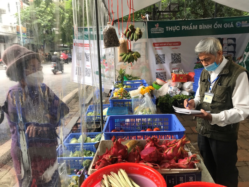 Phiên chợ đặc biệt đổi phế liệu lấy thực phẩm ở Hà Nội - 7 Phiên chợ đặc biệt đổi phế liệu lấy thực phẩm ở Hà Nội - 7