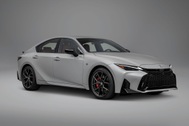 Lexus “vắt kiệt” IS 13 năm tuổi, gây tranh cãi vì ngày càng giống Toyota