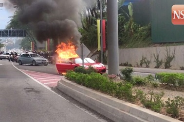 Thêm một vụ cháy xe Ferrari