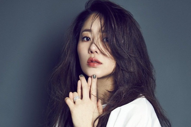 Mỹ nhân xứ Hàn ngậm ngùi mất quyền nuôi con khi ly hôn