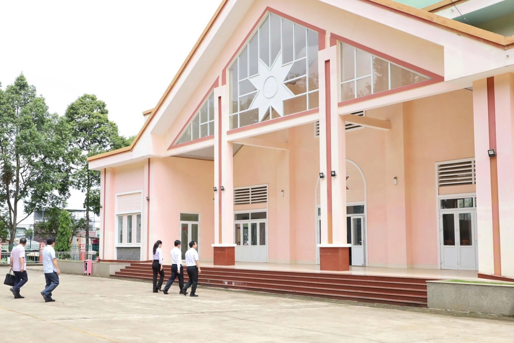 Bí thư Tỉnh ủy Đắk Lắk thị sát nơi ở cho cán bộ Phú Yên sau sáp nhập - 3 Bí thư Tỉnh ủy Đắk Lắk thị sát nơi ở cho cán bộ Phú Yên sau sáp nhập - 3