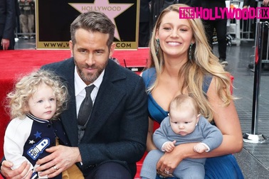 Ryan Reynolds & Blake Lively khoe 2 con đáng yêu