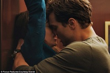 “Sao” phim 50 sắc thái nhận giải Mâm xôi vàng