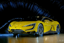 Siêu xe điện 1.100 mã lực của Trung Quốc vẫn chạy tốt dù thiếu bánh