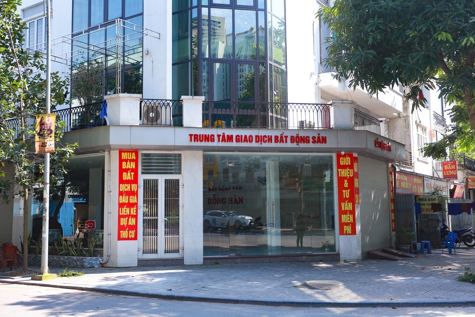 Sàn giao dịch BĐS ở Hà Nội vẫn ngủ đông dù hết cách ly xã hội - 10 Sàn giao dịch BĐS ở Hà Nội vẫn ngủ đông dù hết cách ly xã hội - 10