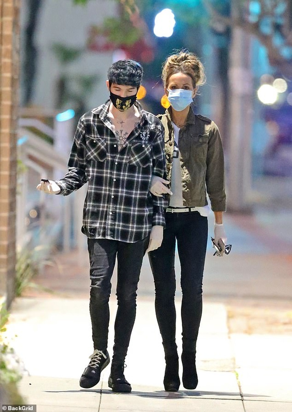 Kate Beckinsale tình tứ bên bạn trai kém 23 tuổi - 1 Kate Beckinsale tình tứ bên bạn trai kém 23 tuổi - 1