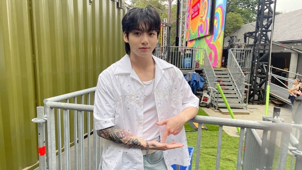 Jungkook lập kỷ lục Guinness thứ ba trong sự nghiệp - 2 Jungkook lập kỷ lục Guinness thứ ba trong sự nghiệp - 2