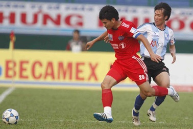 Bình Dương ngã ngựa trên sân Gò Đậu