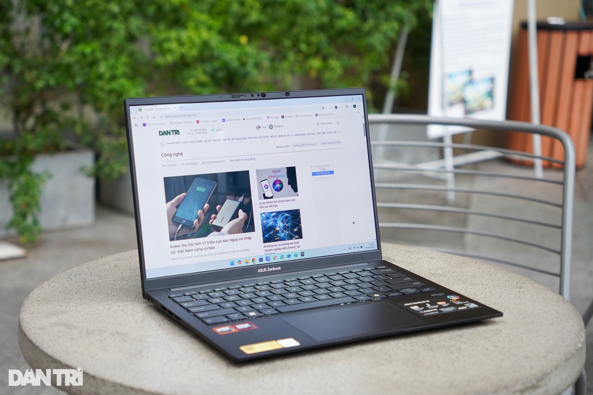 Đánh giá Asus Zenbook 14: Mỏng nhẹ, hiệu năng vừa phải - 2 Đánh giá Asus Zenbook 14: Mỏng nhẹ, hiệu năng vừa phải - 2