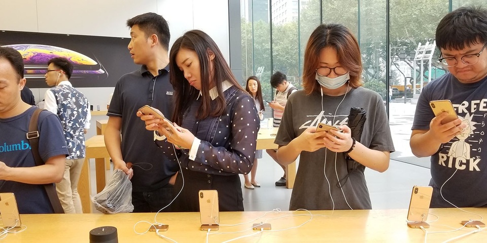 Sử dụng iPhone bị coi là đáng xấu hổ ở Trung Quốc, vì sao vẫn tăng mạnh? - 1 Sử dụng iPhone bị coi là đáng xấu hổ ở Trung Quốc, vì sao vẫn tăng mạnh? - 1