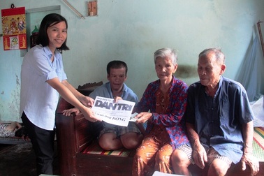 Bạn đọc giúp đỡ vợ chồng già 40 năm nuôi con nhiễm chất độc da cam