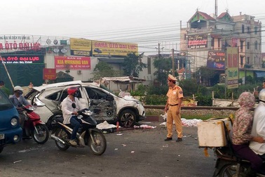 Vụ tàu hỏa tông ô tô ở Hà Nội: Nạn nhân thứ 6 tử vong