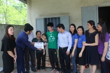 Hơn 140 triệu đồng đến với người cha trẻ mất đôi tay chăm bé thơ khát sữa