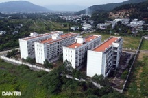 Hai khu ký túc xá bị bỏ hoang ở Nha Trang