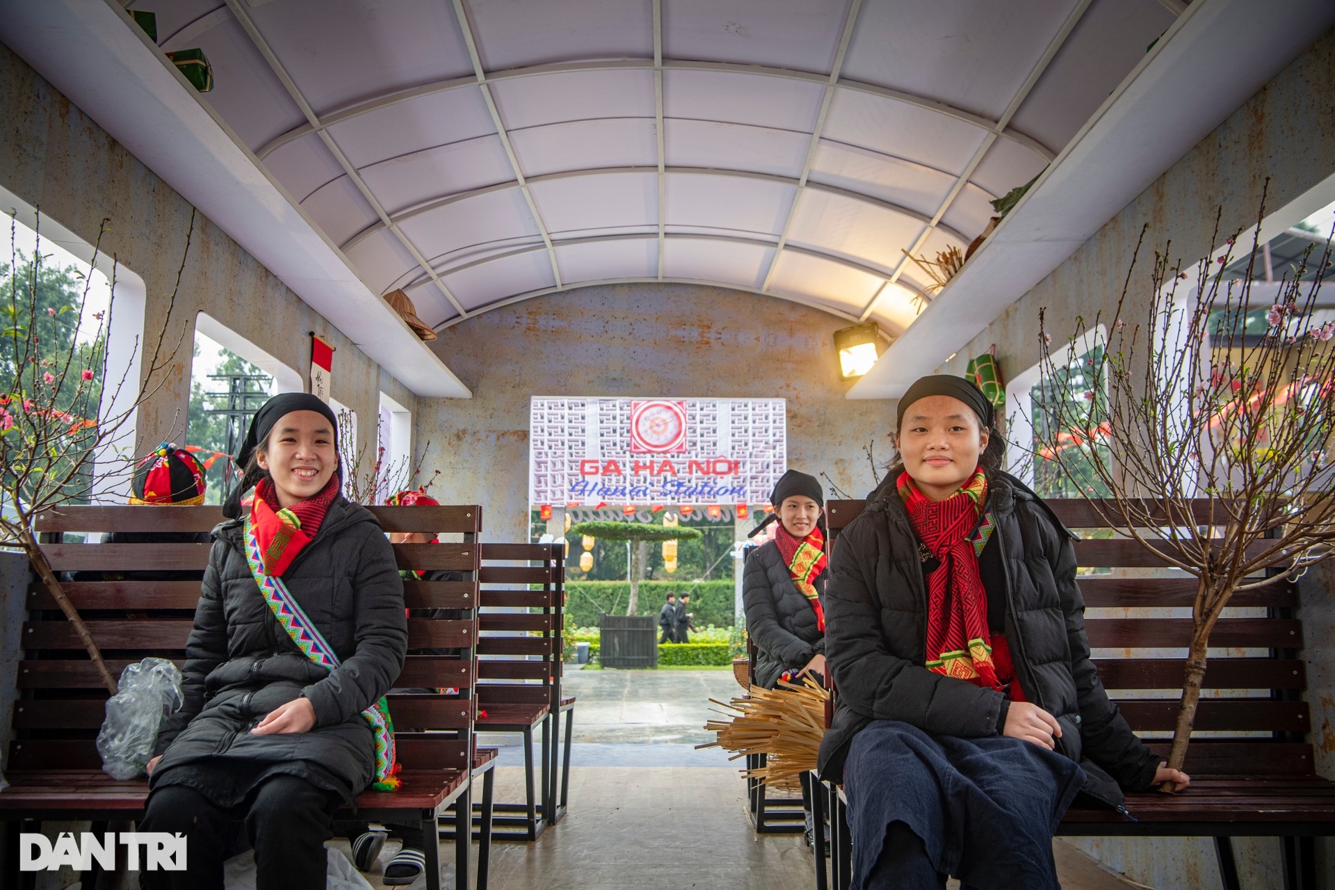Chơi ném còn, đón Tết cùng người dân tộc Thái, Tày ngay giữa Hà Nội - 3 Chơi ném còn, đón Tết cùng người dân tộc Thái, Tày ngay giữa Hà Nội - 3