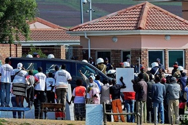 Thi hài Mandela về quê an táng