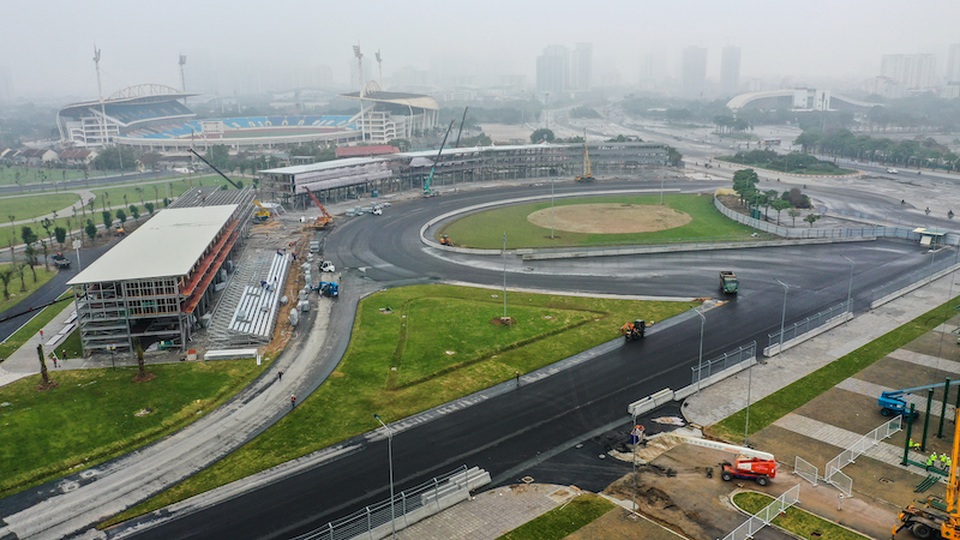 Đường đua Hà Nội sắp hoàn thiện, sẵn sàng chờ dàn siêu sao F1 tranh tài - 4 Đường đua Hà Nội sắp hoàn thiện, sẵn sàng chờ dàn siêu sao F1 tranh tài - 4