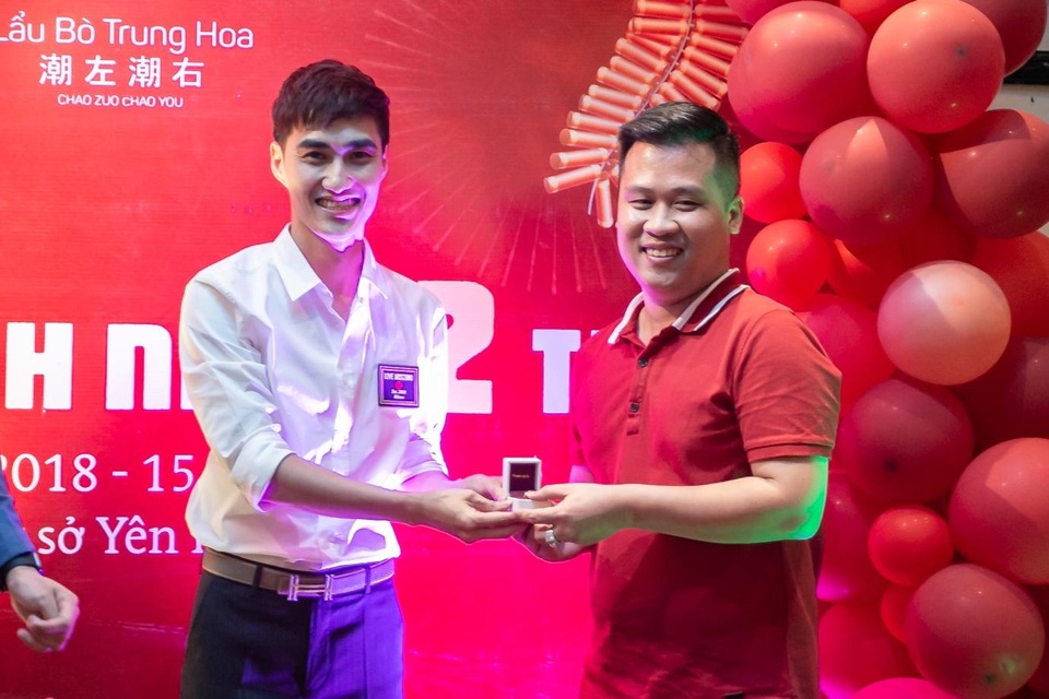 Tưng bừng sinh nhật Lẩu Bò Trung Hoa 2 tuổi: Rộn rã niềm vui, ngập tràn hạnh phúc - 2 Tưng bừng sinh nhật Lẩu Bò Trung Hoa 2 tuổi: Rộn rã niềm vui, ngập tràn hạnh phúc - 2