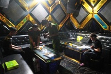 Bé trai 14 tuổi bán ma túy trong quán karaoke