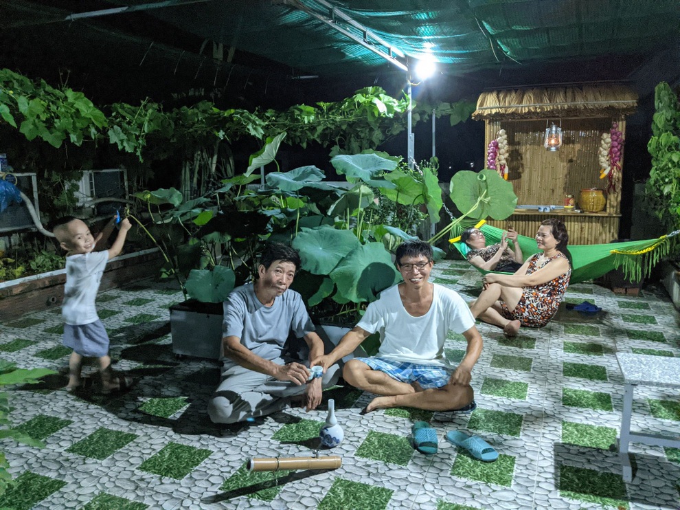 Khu vườn treo 100m2 tươi tốt như rừng nhiệt đới của gia đình Hải Phòng - 11 Khu vườn treo 100m2 tươi tốt như rừng nhiệt đới của gia đình Hải Phòng - 11