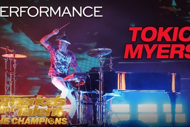 Nghệ sĩ một mình “cân tất” các nhạc cụ