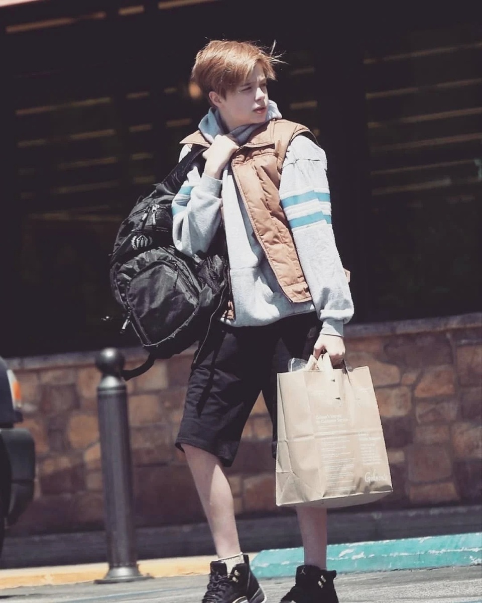 Những tiết lộ thú vị về con gái cưng của Angelina - Brad - 7