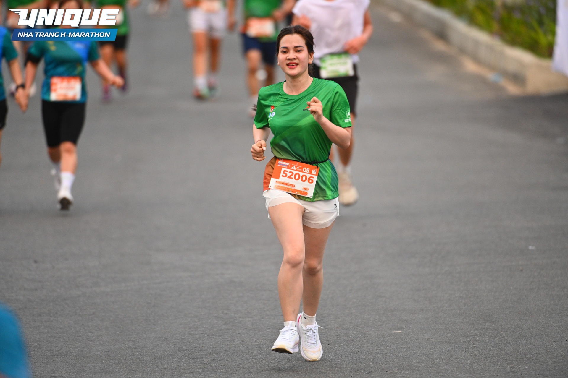 Những bóng hồng trên đường chạy Unique Nha Trang H-Marathon 2024 - 10