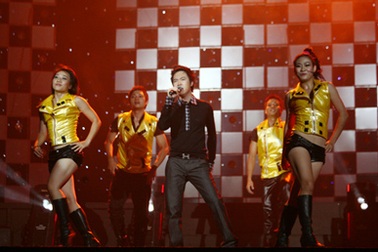 Ca sĩ Việt hướng về miền Trung ruột thịt