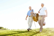 Tư thế đúng cho người chơi golf lớn tuổi