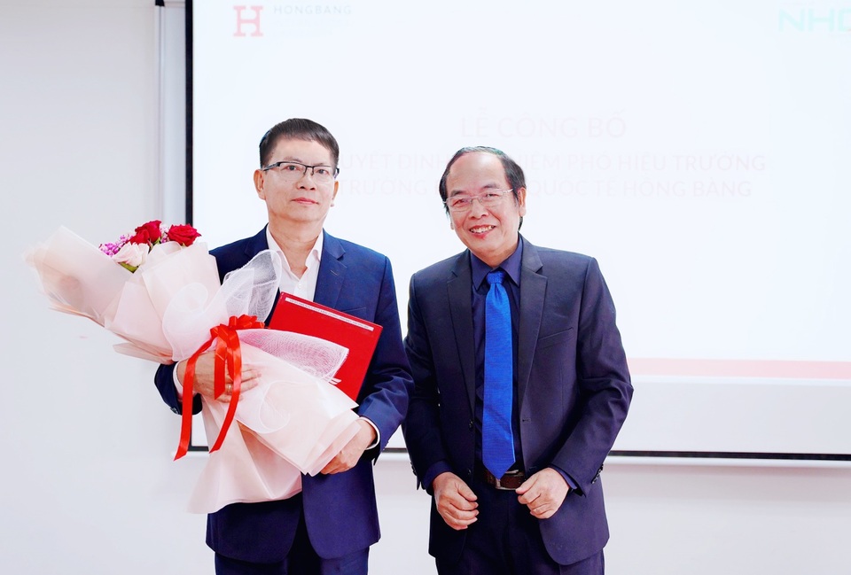 PGS.TS Lê Khắc Cường: Đẩy mạnh đào tạo theo nhu cầu xã hội, tạo bản sắc riêng của HIU - 1 PGS.TS Lê Khắc Cường: Đẩy mạnh đào tạo theo nhu cầu xã hội, tạo bản sắc riêng của HIU - 1