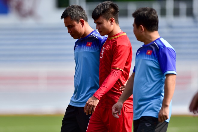 Quang Hải vẫn ra sân tập, HLV Park Hang Seo dặn dò riêng Thanh Thịnh - 16