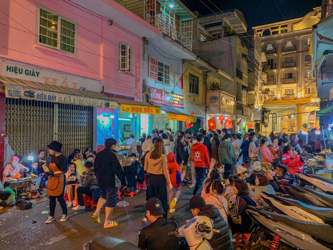 Hết hồn biển người chen chúc ngộp thở tại các điểm du lịch đầu xuân - 3 Hết hồn biển người chen chúc ngộp thở tại các điểm du lịch đầu xuân - 3