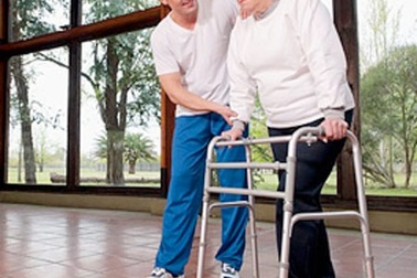 Di chứng run sau chấn thương, đột quỵ não