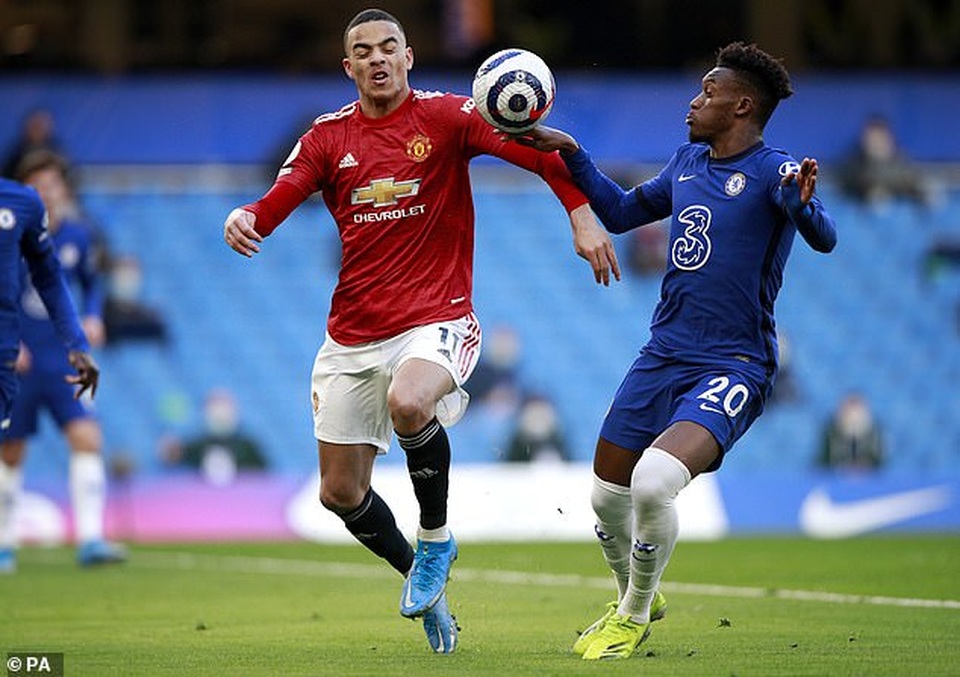HLV Solskjaer tố Chelsea chơi bẩn khiến Man Utd mất oan quả phạt đền - 1 HLV Solskjaer tố Chelsea chơi bẩn khiến Man Utd mất oan quả phạt đền - 1