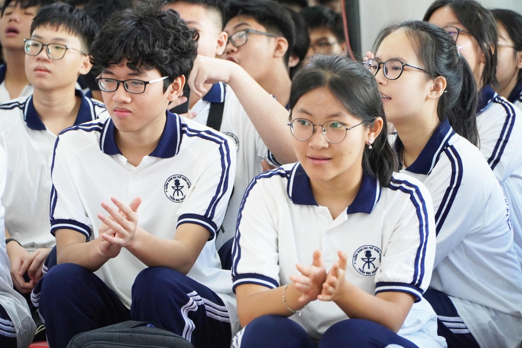 Belangrijke nieuwe punten in 3 excellente studentenexamens van Ho Chi Minhstad na de fusie - 1 Điểm mới quan trọng trong 3 kỳ thi học sinh giỏi của TPHCM sau hợp nhất - 1