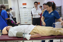 Khởi tố nam sinh lớp 12 "thông chốt" tông cảnh sát trọng thương