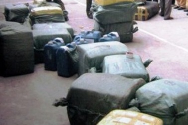 Phát hiện hơn nửa tấn thịt, nội tạng hôi thối trên xe khách