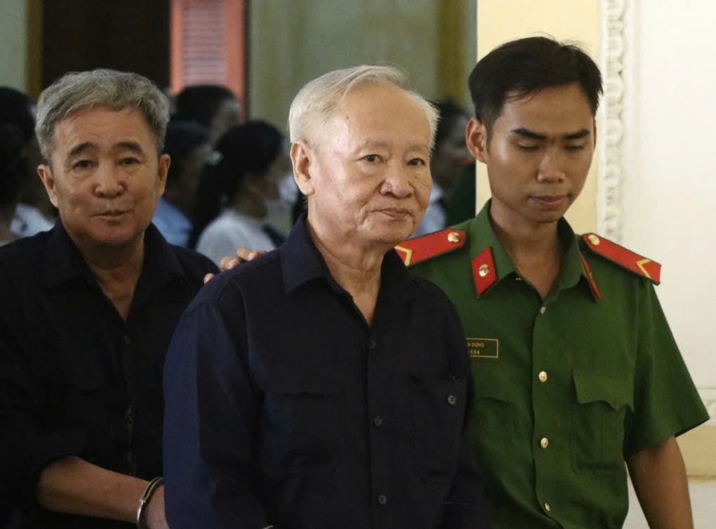 Gây thiệt hại hơn 16 tỷ đồng, Giám đốc Quỹ tín dụng Nhà Bè lĩnh án - 1 Gây thiệt hại hơn 16 tỷ đồng, Giám đốc Quỹ tín dụng Nhà Bè lĩnh án - 1