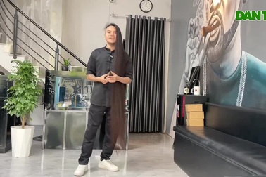 Chàng trai Hải Dương nuôi tóc dài 1,7m, mỗi ngày dành 1 tiếng gội đầu