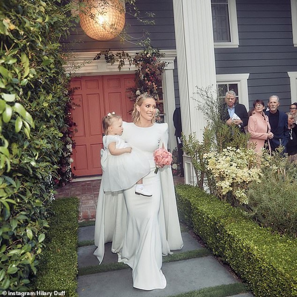 Hilary Duff chia sẻ thêm ảnh cưới - 8 Hilary Duff chia sẻ thêm ảnh cưới - 8