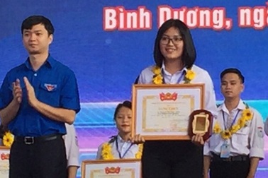 Nữ sinh miền núi đạt "học sinh 3 tốt" toàn quốc: Tự học hỏi trên internet