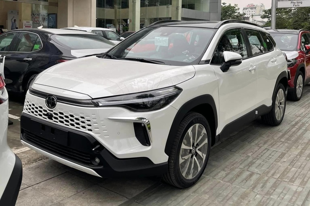 Corolla Cross 2024 về đại lý, có điểm khác phiên bản tại Thái Lan - 1