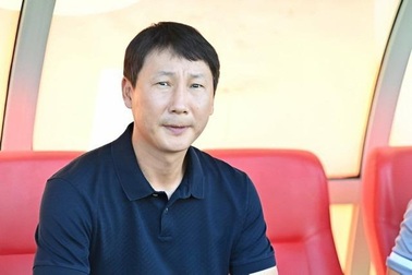 Đối thủ nhập tịch cả đội hình, quyết phá ngày ra mắt của HLV Kim Sang Sik