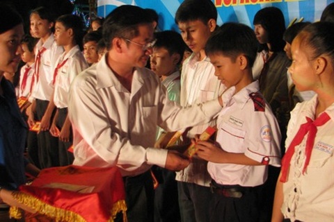 “Bao lì xì này em sẽ về đưa mẹ để phụ mẹ lo Tết”